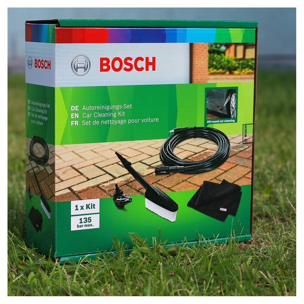 Мойка высокого давления BOSCH UniversalAquatak 130 + набор для мытья авто Bosch Car Wash Set (061599261B) BOSCH